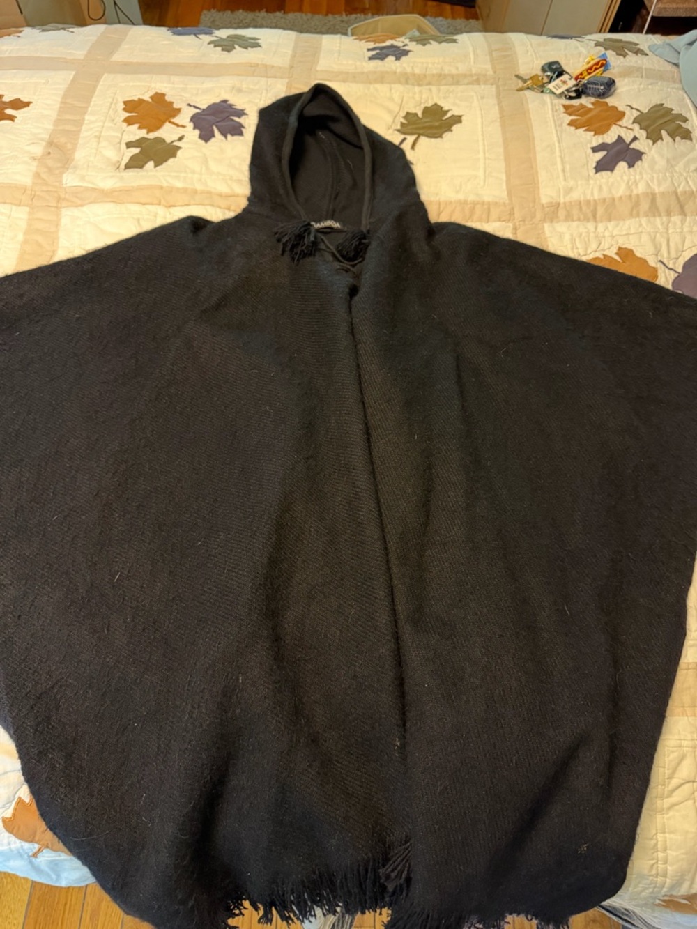 Men's Black Hooded Poncho Sweater (Alpaca) - Picture 2 of 3